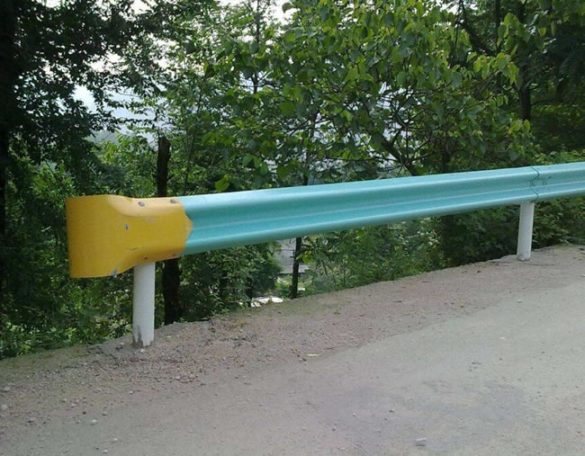 波形（xíng）護欄