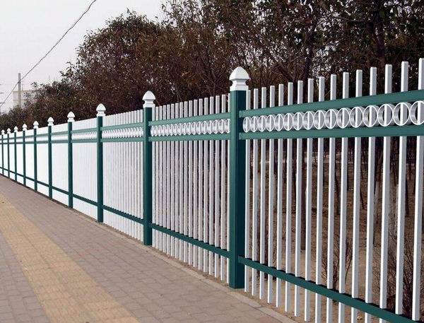 鋁（lǚ）合金護欄